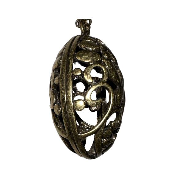 Filigree‎ Egg Pendant Necklace Bronze Tone Openwork Floral Design - Picture 1 of 6